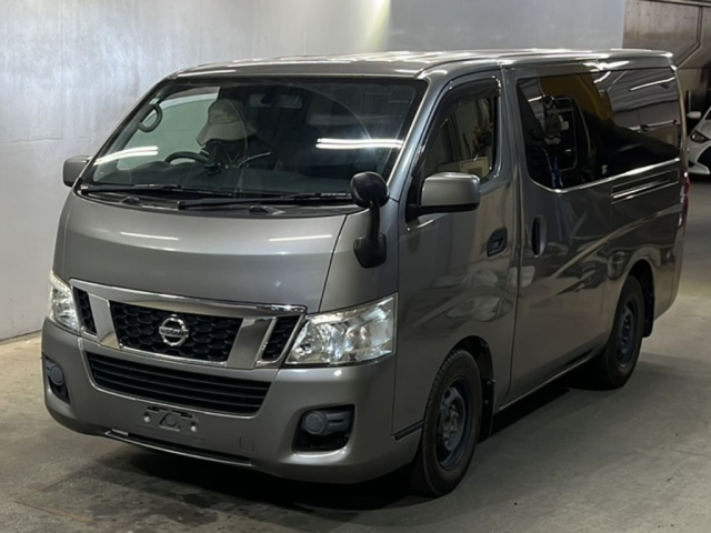 NISSAN CARAVAN — фото
