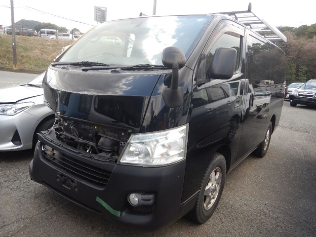 NISSAN CARAVAN — фото