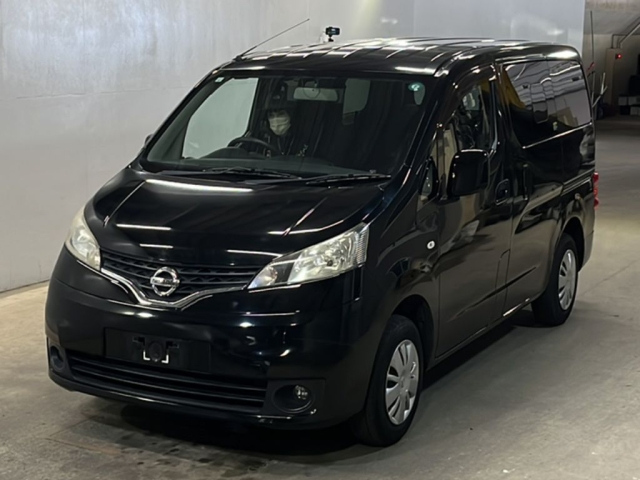 NISSAN NV200 — фото