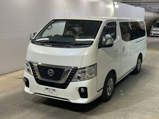 NISSAN CARAVAN — фото