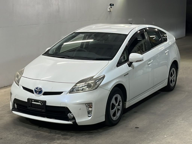 TOYOTA PRIUS — фото