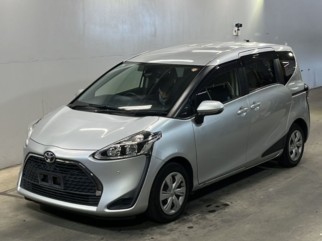 TOYOTA SIENTA — фото