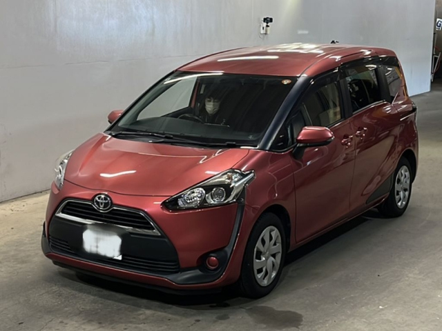 TOYOTA SIENTA — фото