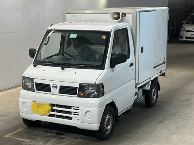 NISSAN CLIPPER — фото