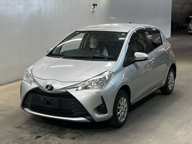 TOYOTA VITZ — фото