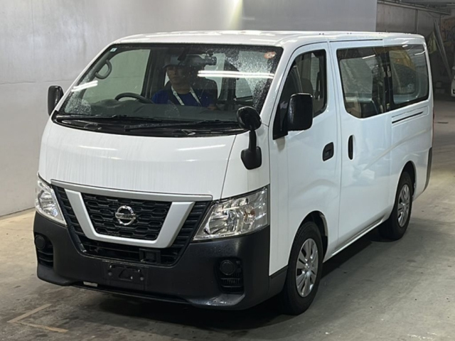NISSAN CARAVAN — фото