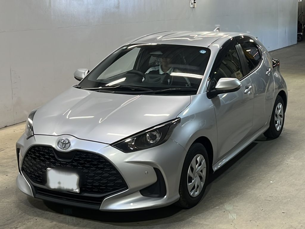 TOYOTA YARIS — фото