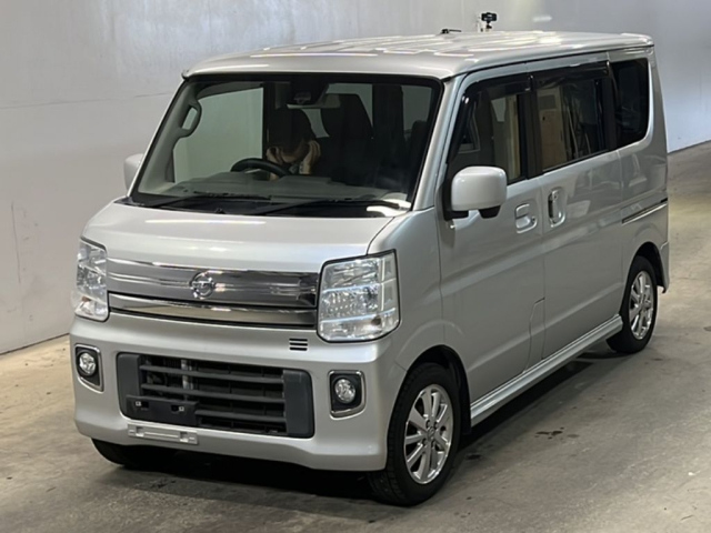 NISSAN CLIPPER — фото