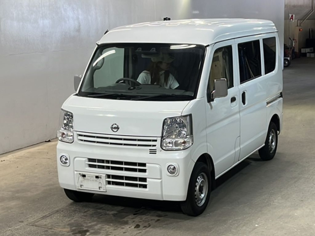 NISSAN CLIPPER — фото