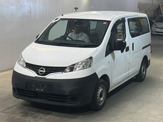 NISSAN NV200 — фото