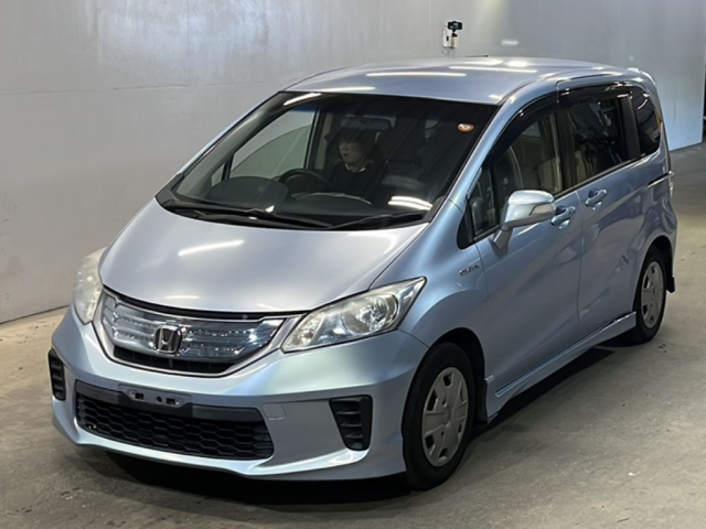 HONDA FREED — фото