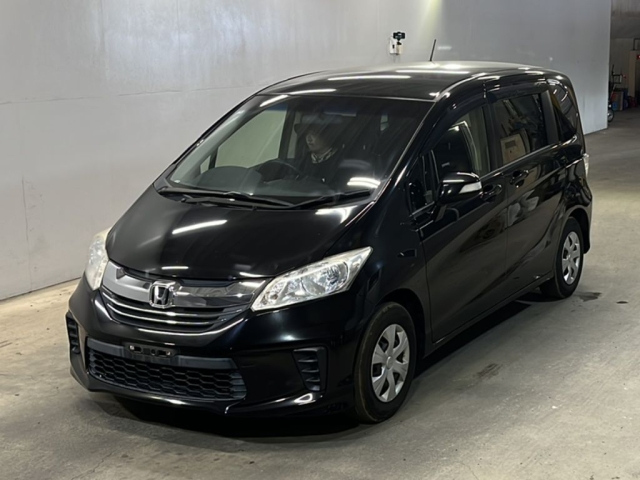 HONDA FREED — фото