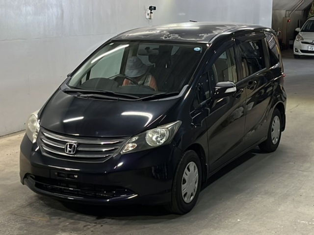 HONDA FREED — фото