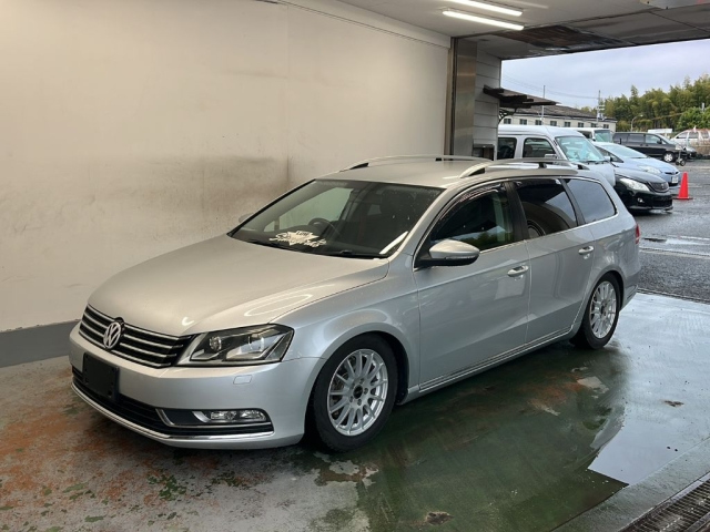 VOLKSWAGEN PASSAT — фото