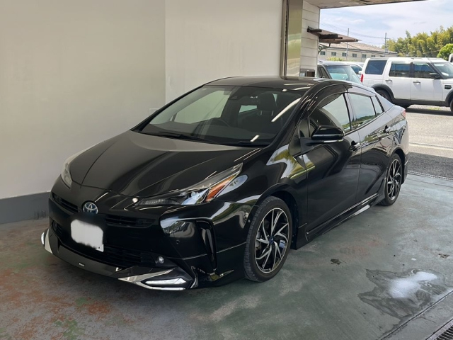 TOYOTA PRIUS — фото