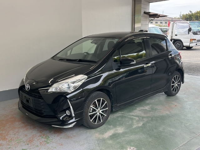 TOYOTA VITZ — фото
