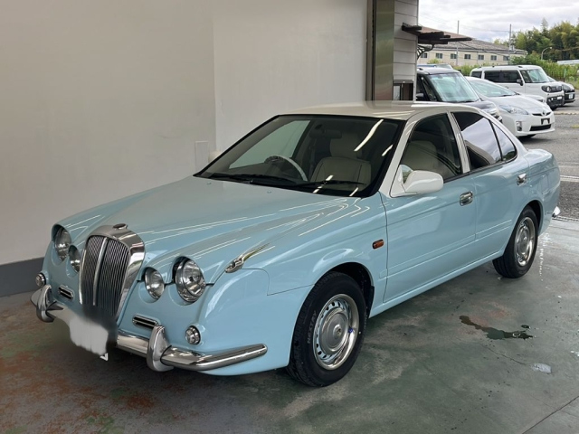 NISSAN SUNNY — фото