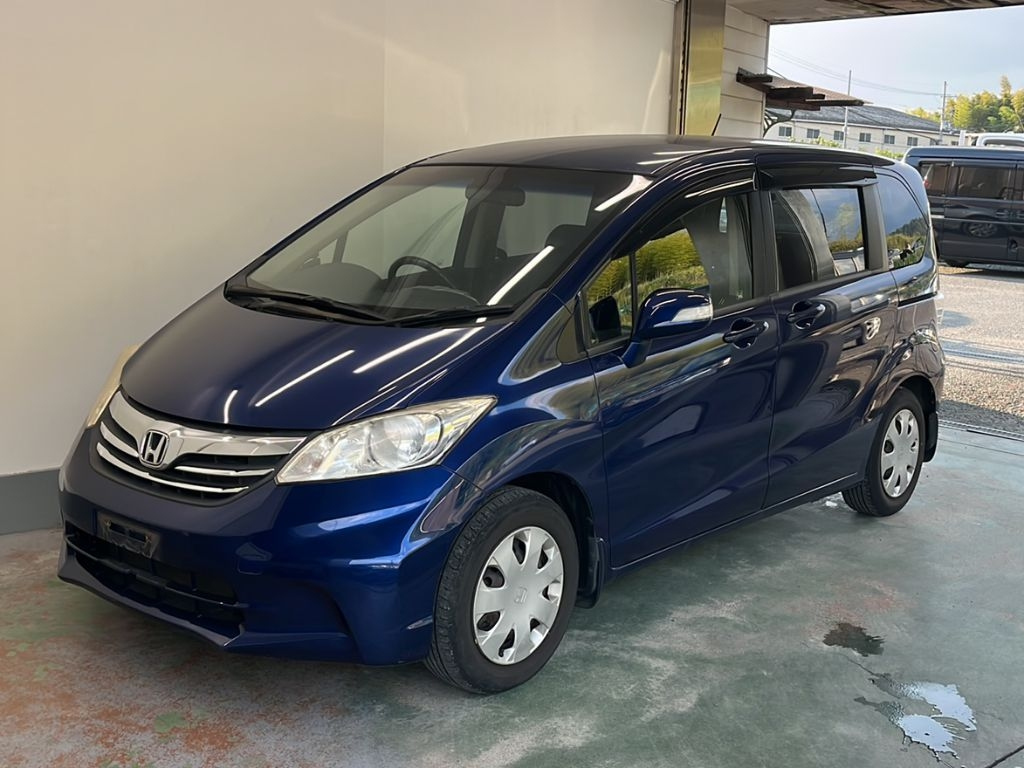 HONDA FREED — фото
