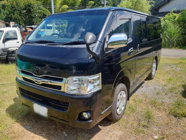 TOYOTA HIACE — фото