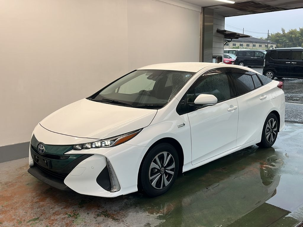 TOYOTA PRIUS — фото
