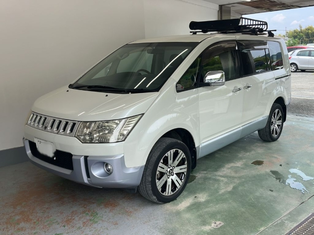 MITSUBISHI DELICA D5