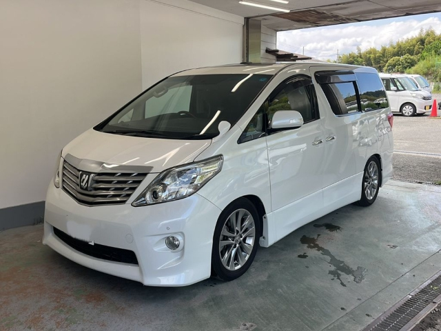 TOYOTA ALPHARD — фото
