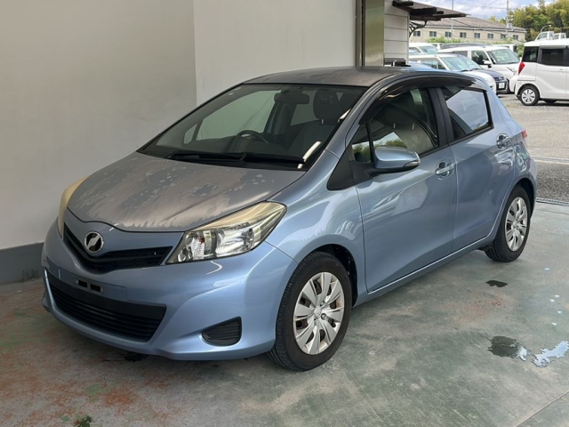 TOYOTA VITZ — фото