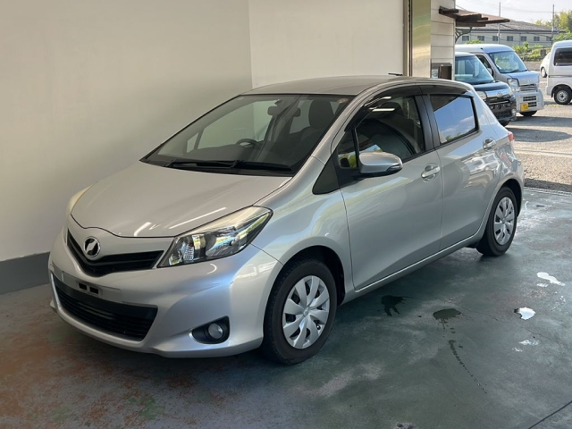 TOYOTA VITZ — фото