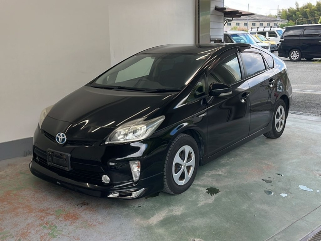 TOYOTA PRIUS — фото