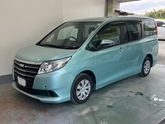 TOYOTA NOAH — фото