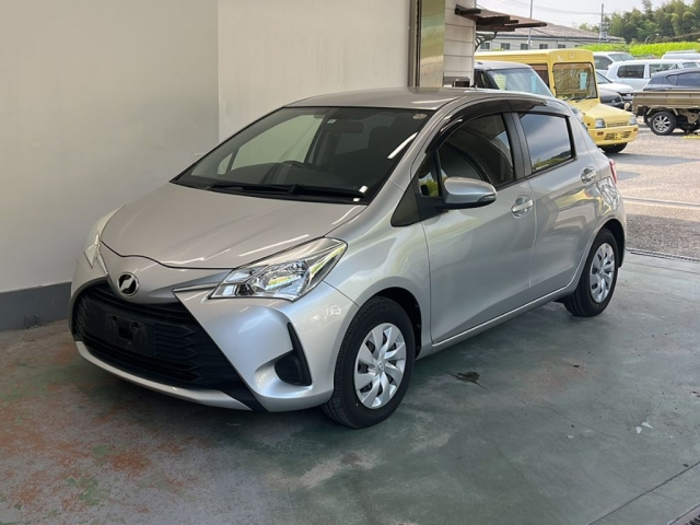 TOYOTA VITZ — фото