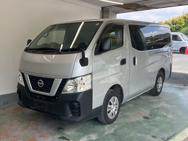 NISSAN CARAVAN — фото