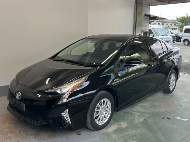 TOYOTA PRIUS — фото