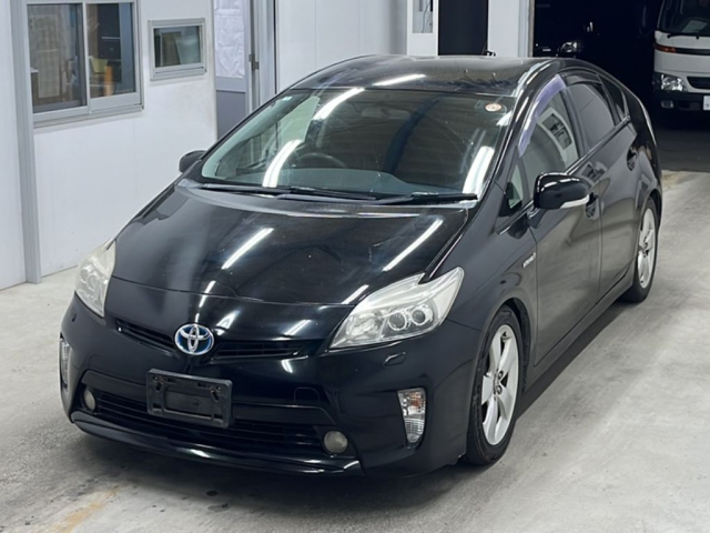 TOYOTA PRIUS — фото