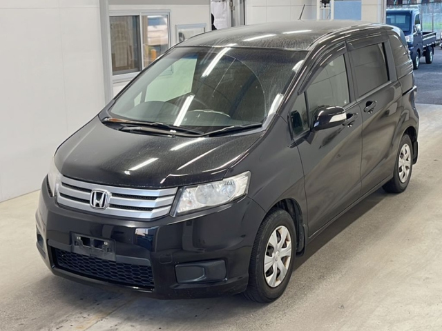 HONDA FREED — фото