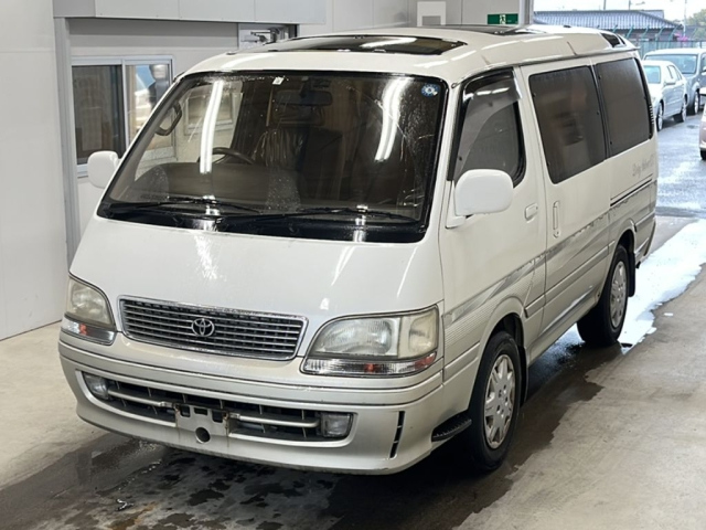 TOYOTA HIACE — фото