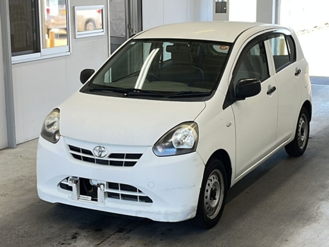 TOYOTA PIXIS — фото