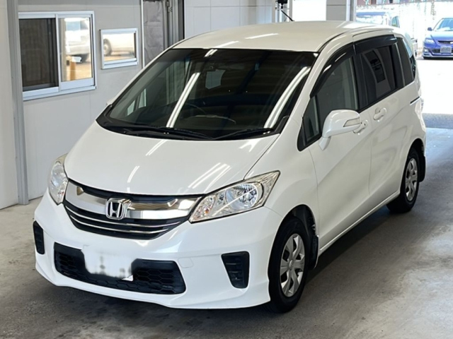 HONDA FREED — фото