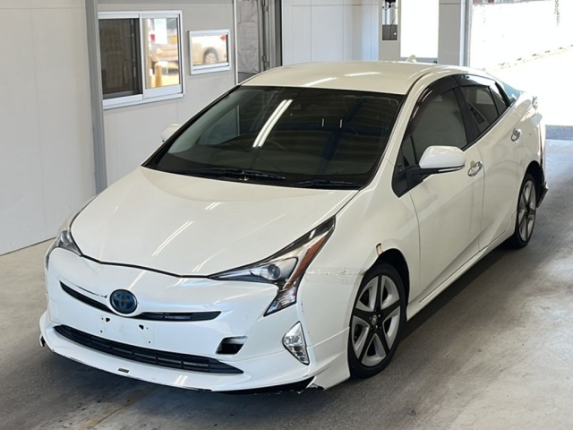 TOYOTA PRIUS — фото