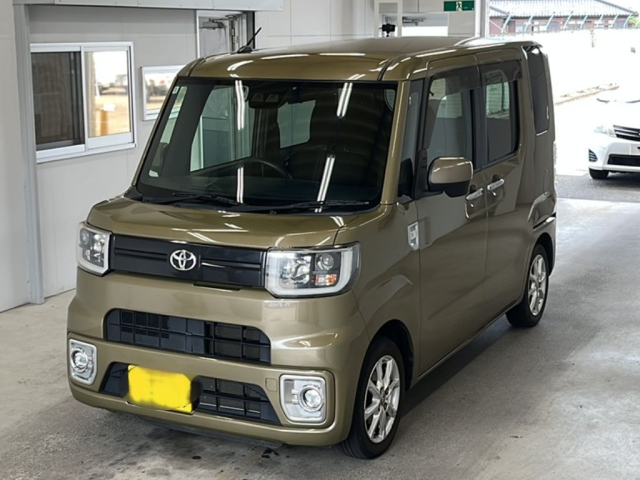 TOYOTA PIXIS — фото