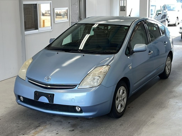TOYOTA PRIUS — фото
