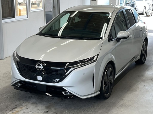 NISSAN AURA — фото