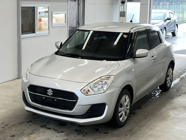 SUZUKI SWIFT — фото