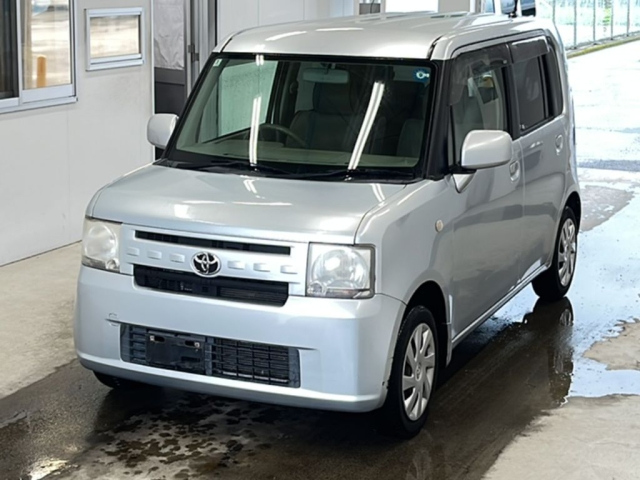 TOYOTA PIXIS — фото