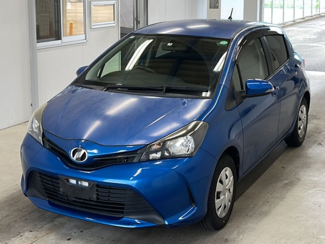 TOYOTA VITZ — фото