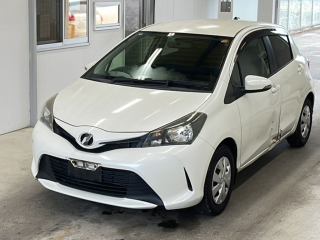 TOYOTA VITZ — фото