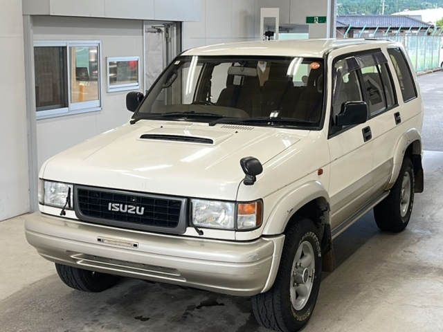 ISUZU BIGHORN — фото