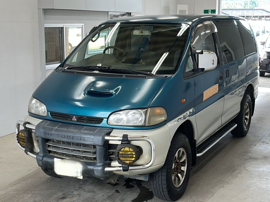 MITSUBISHI DELICA — фото