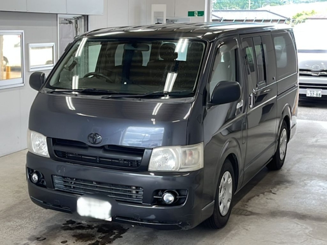 TOYOTA HIACE — фото