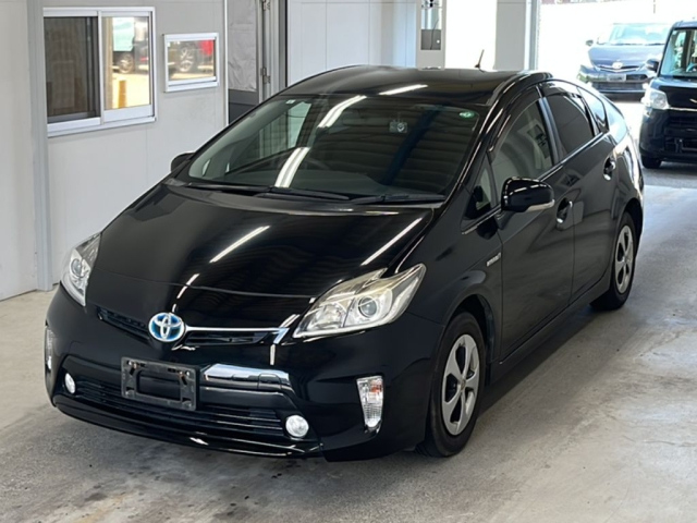 TOYOTA PRIUS — фото